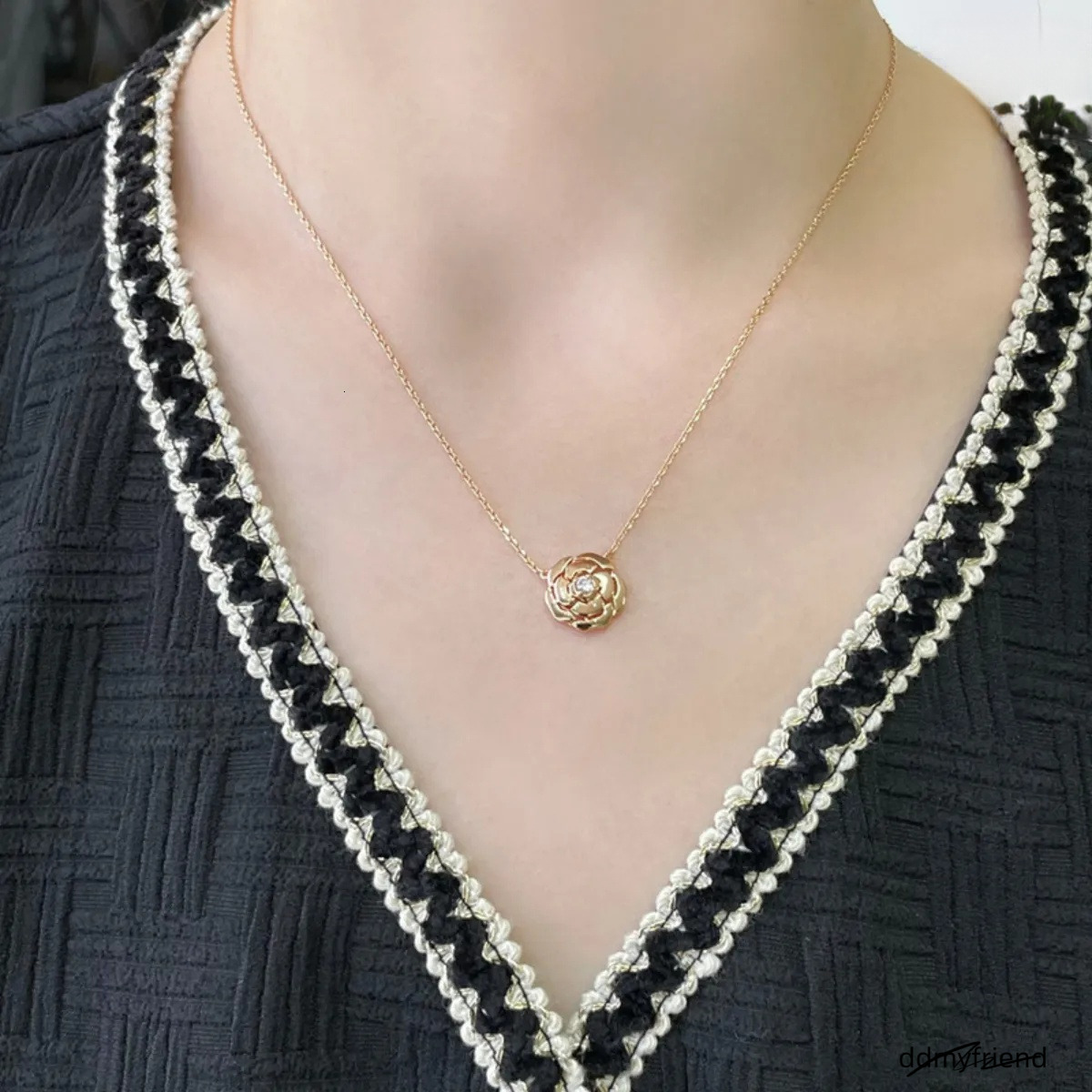 Hot Selling Camellia Glossy Small Flower Hollow Layered Sier S Necklace Designer Women Original Jewelry ddmyfriend