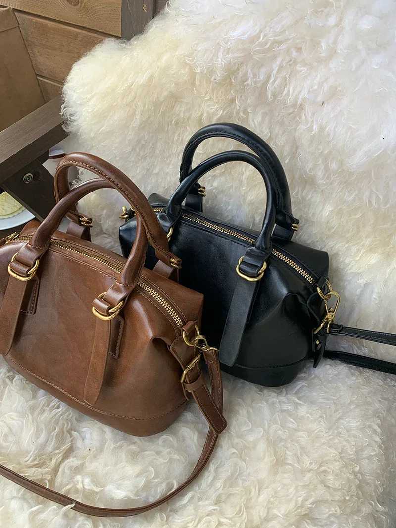 Retro Casual Womens Pillow Shoulder Bags Simple Portable Ladies Crossbody Bag Fashion PU Leather Female Bowling Purse HandbagsXJ250918