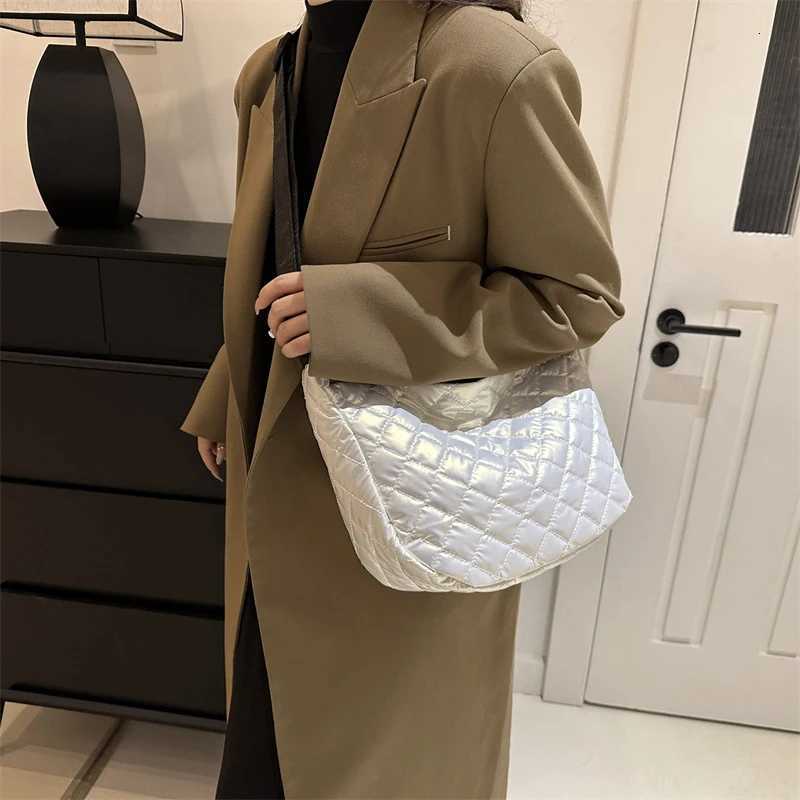 Fashion Nylon Padded Handbags Female Large Capacity TopHandle Bags Solid Color Crossbody Bags Winter Down Women Shoulder Bags Z250915