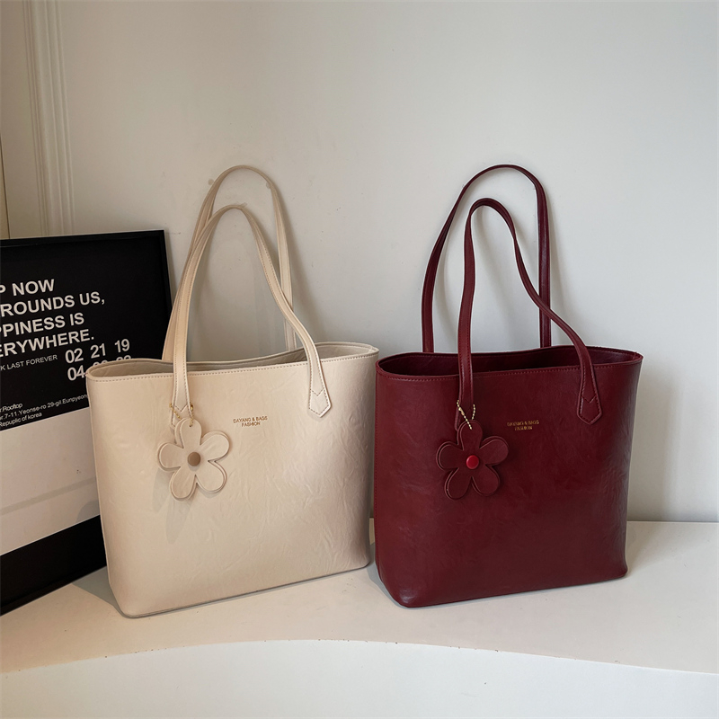 Ladies' 2025 new fashionable and casual large capacity handbag, lightweight crossbody bag, daily commuting high-quality multifunctional handbag