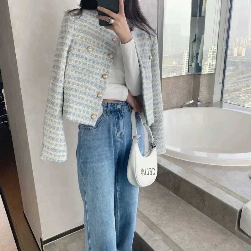 2025 Romantic Tweed Style Blue Pearl Button Jacket for Women Spring Autumn New Round Neck Long Sleeve Woven Jacket Z250918