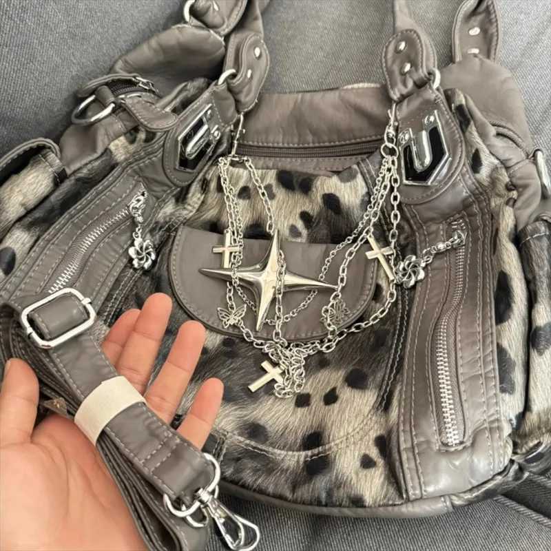 Large Capacity Tote Bags for Woman Leopard Print Shoulder Bag Chain Bolso Y2k Spice Girl Goth Sac Femme Original Bolsos Mujer Z250915
