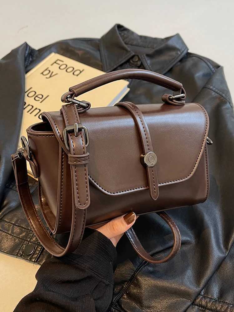 Faionable Retro Womens Crossbody Bag Handbag Soft PU Leather Magnetic Bule Closure Small Square Bag for Casual OcnsXJ250918