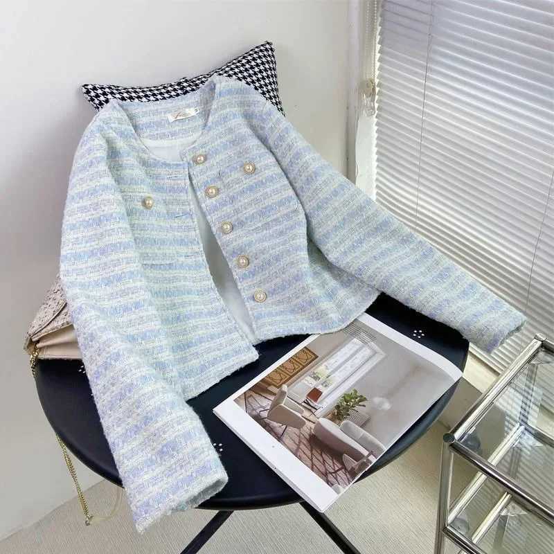 French Tweed Pearl Button Short Thickened Womens Jacket Autumn Winter New Style Small Luxury Top Crew Neck Regular Type Jackets Z250918