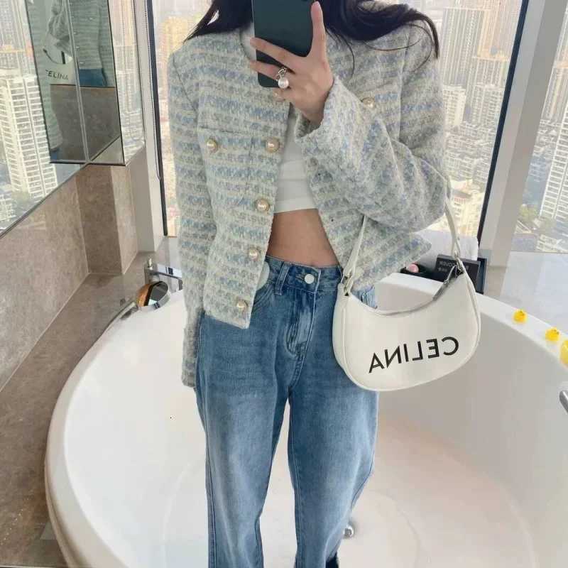 2025 Romantic Tweed Style Blue Pearl Button Jacket for Women Spring Autumn New Round Neck Long Sleeve Woven Jacket Z250918