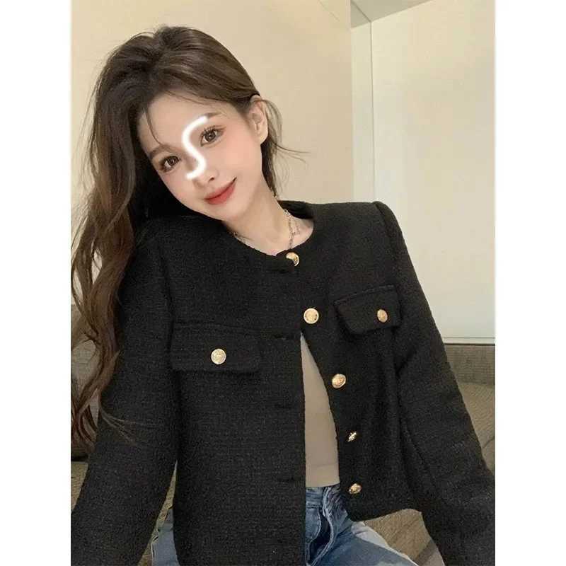 Advanced Feeling Female Xiaoxiangfeng Top Coat Autumn Winter Ladies Short Long Sleeves Jacket Women Round Neck Loose Fit Outwear Z250918