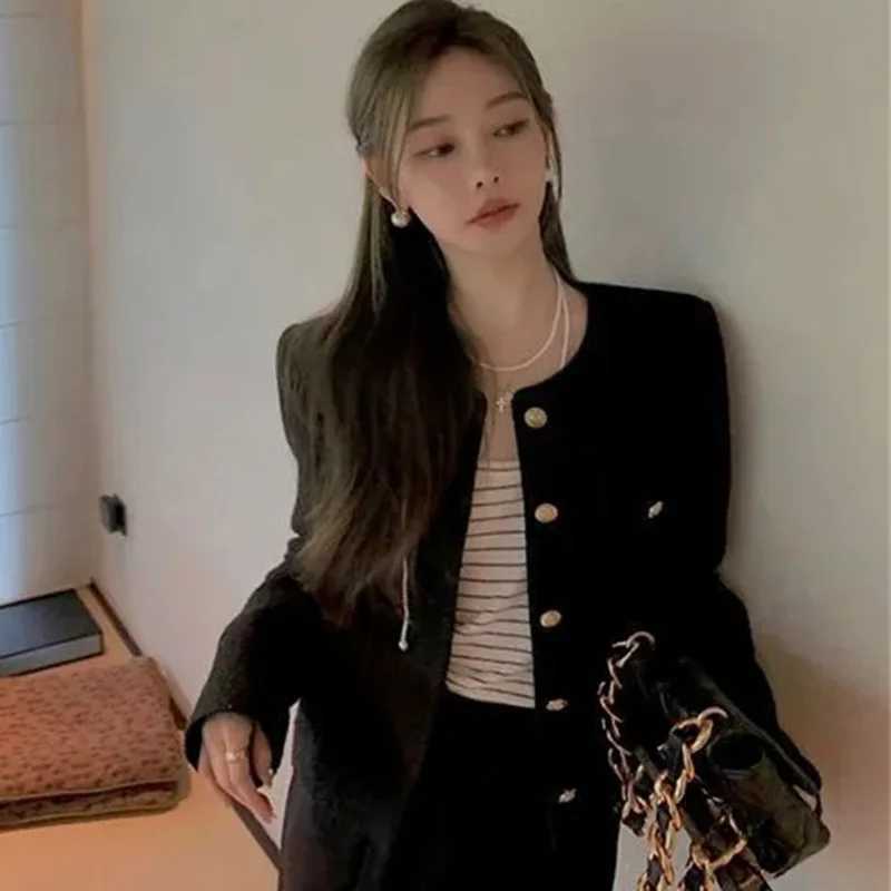 Advanced Feeling Female Xiaoxiangfeng Top Coat Autumn Winter Ladies Short Long Sleeves Jacket Women Round Neck Loose Fit Outwear Z250918