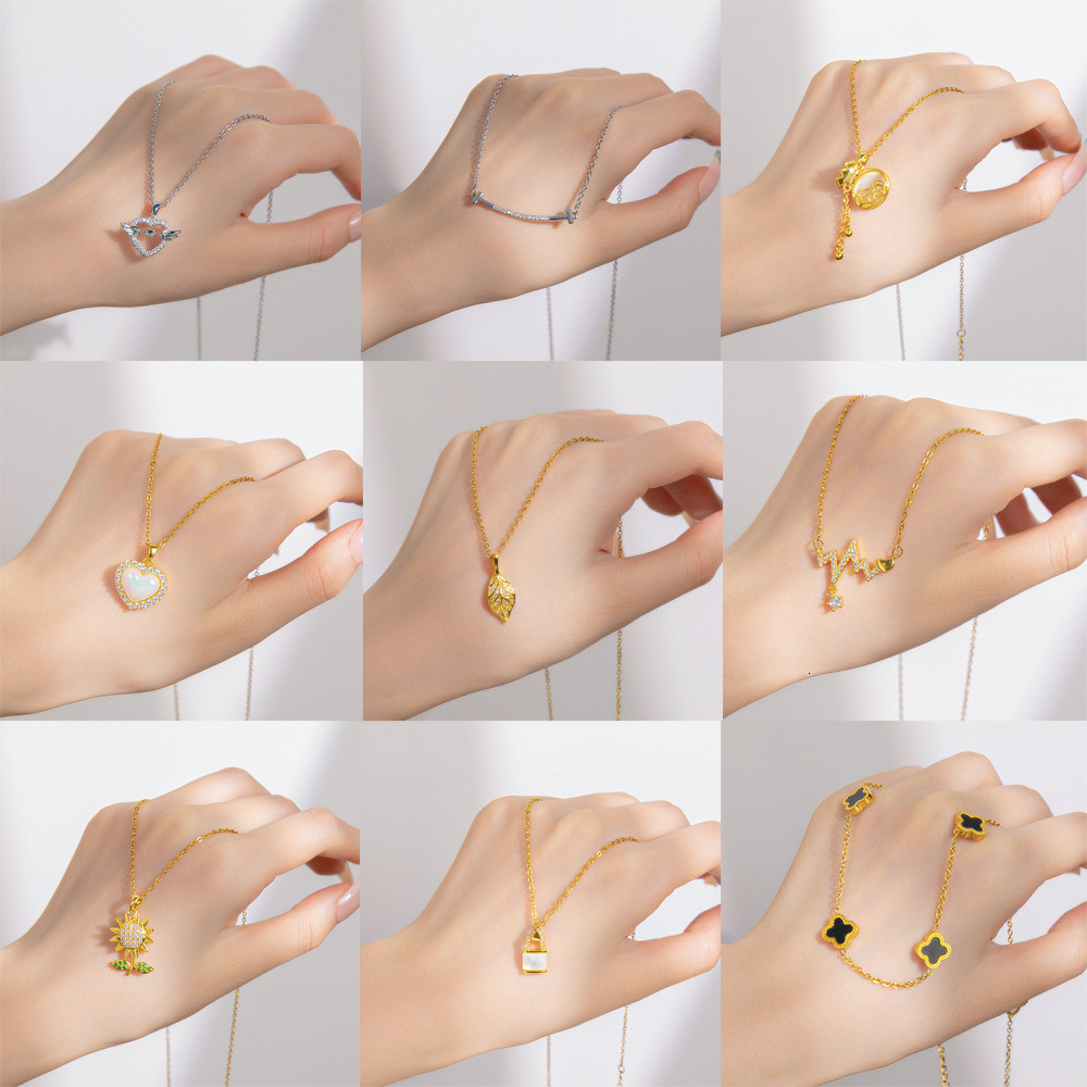 Titanium Steel Necklace for Women Gold Plated Internet Celebrity Clavicle Chain Niche Design Sense White Shell Jewelry Light Four-Leaf Clover Pendant