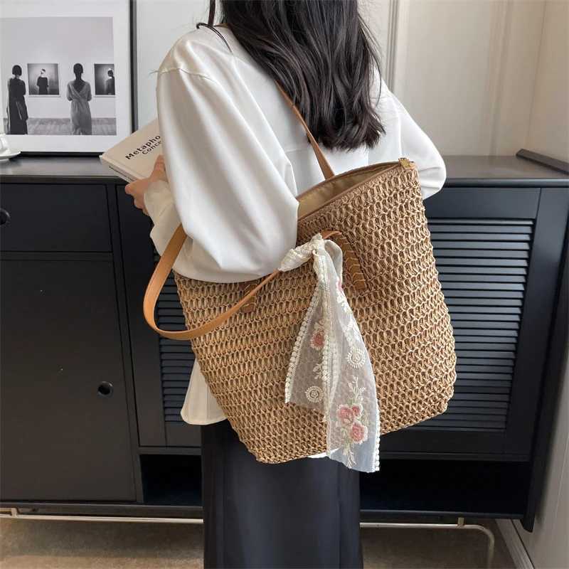 Summer Large Capacity Tote Bag Women Shoulder Bag Handmade Woven Bag Fresh Rural Handheld Grass Woven Women Bag Z250915
