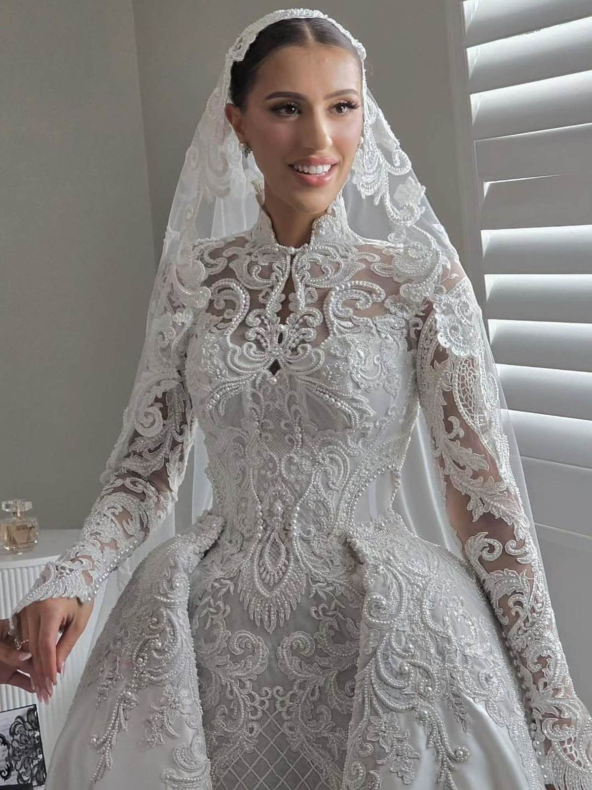 Simple Wedding Dresses Appliques Pearls Bridal Gowns Detachable Train Long Sleeves Mermaid Princess Customized Vestidos De Novia Plus Size