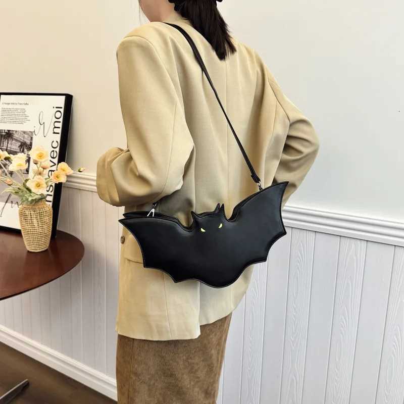 Halloween Bat Crossbody Bags for Women Shoulder Bags Fashionable Purse and Handbags Versatile Crossarm Underarm Bag PU SacXJ250918