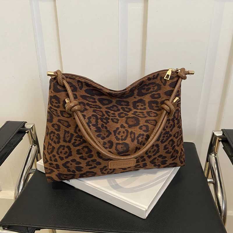 New Fashion Tote Bags Shopping and Travel Canvas Bags New Women Popular Handbags Large Capacity Leopard Shoulder Bags Z250915