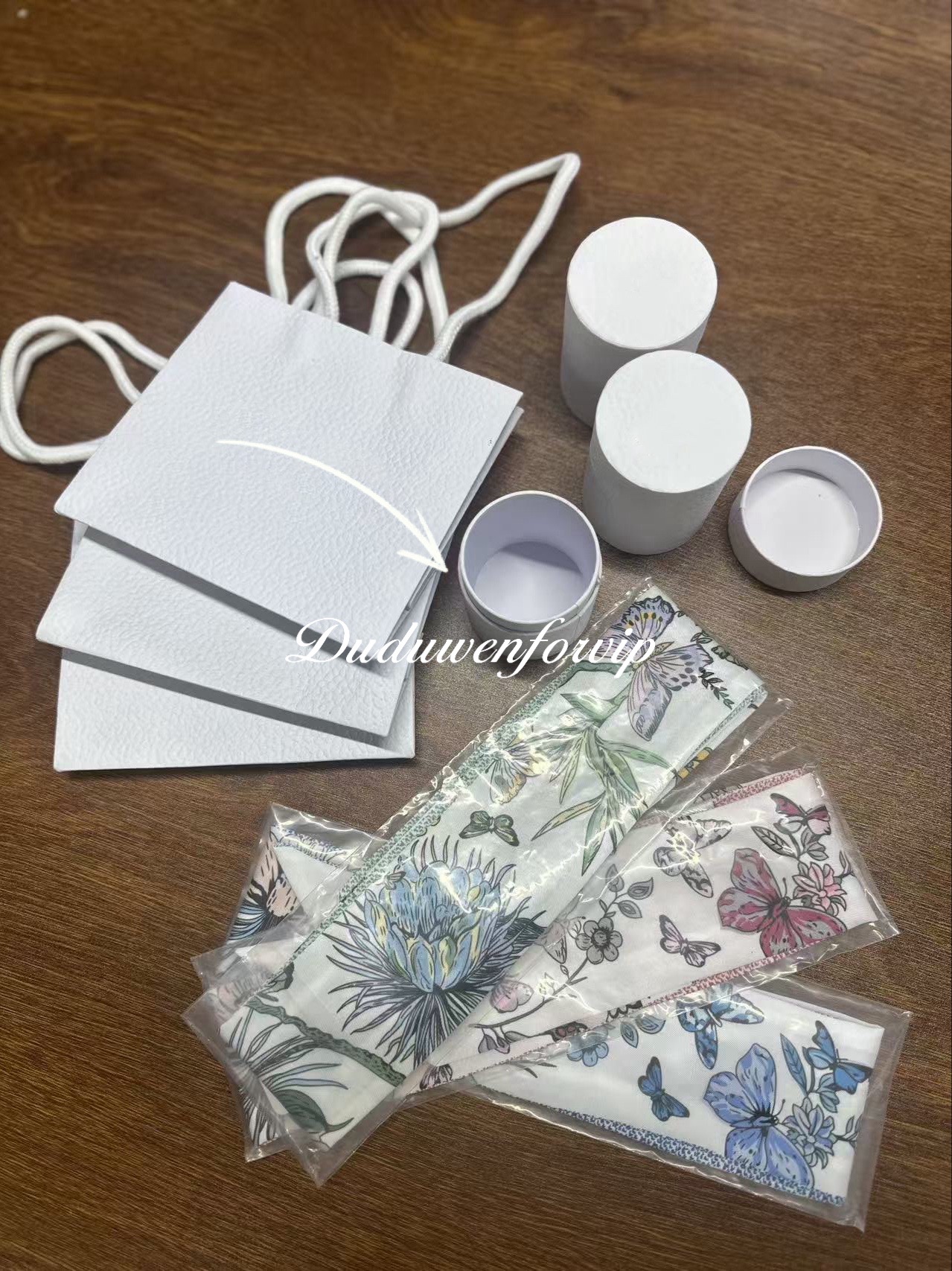 party gift Slik Ribbion butterfly Pattern Fashion scarf gift packing pepar bag and bin Collection gift