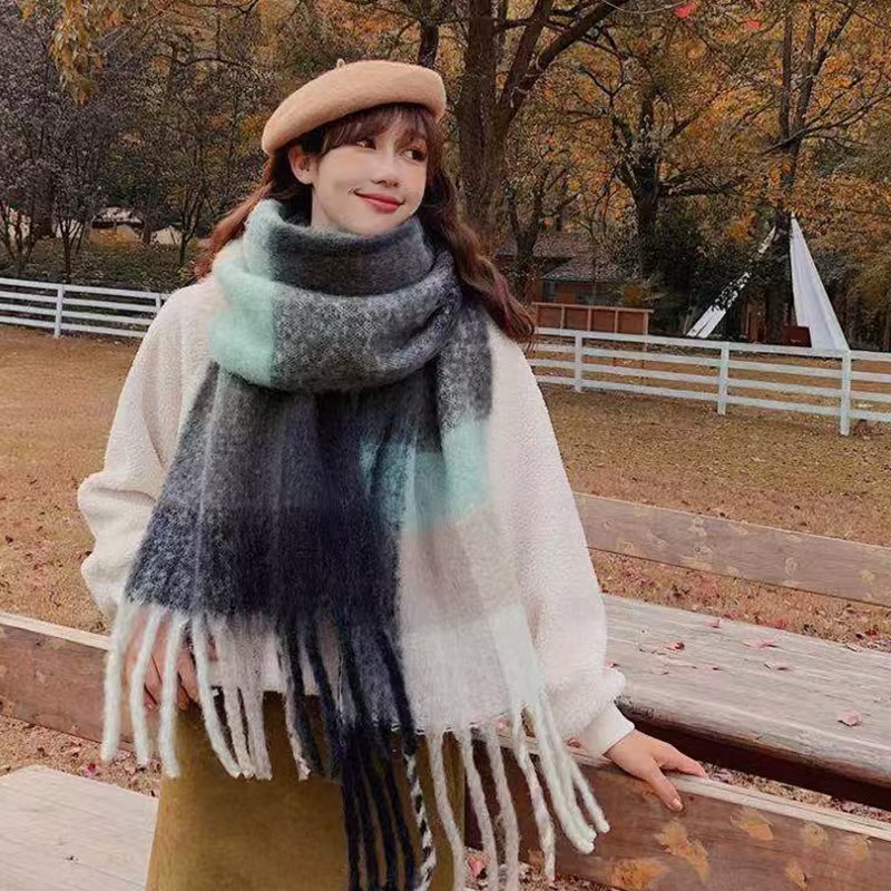 T1791 Women's Wool Scarf, Stylish Korean-style Design, Perfect for Winter, Versatile and Elegant, Suitable for Couples