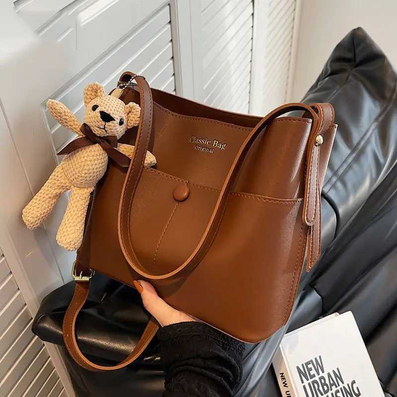 Fashion 2025 Spring Women Tote Bag Fashionable Bucket Purse Versatile Shoulder Crossbody HandbagsXJ250918