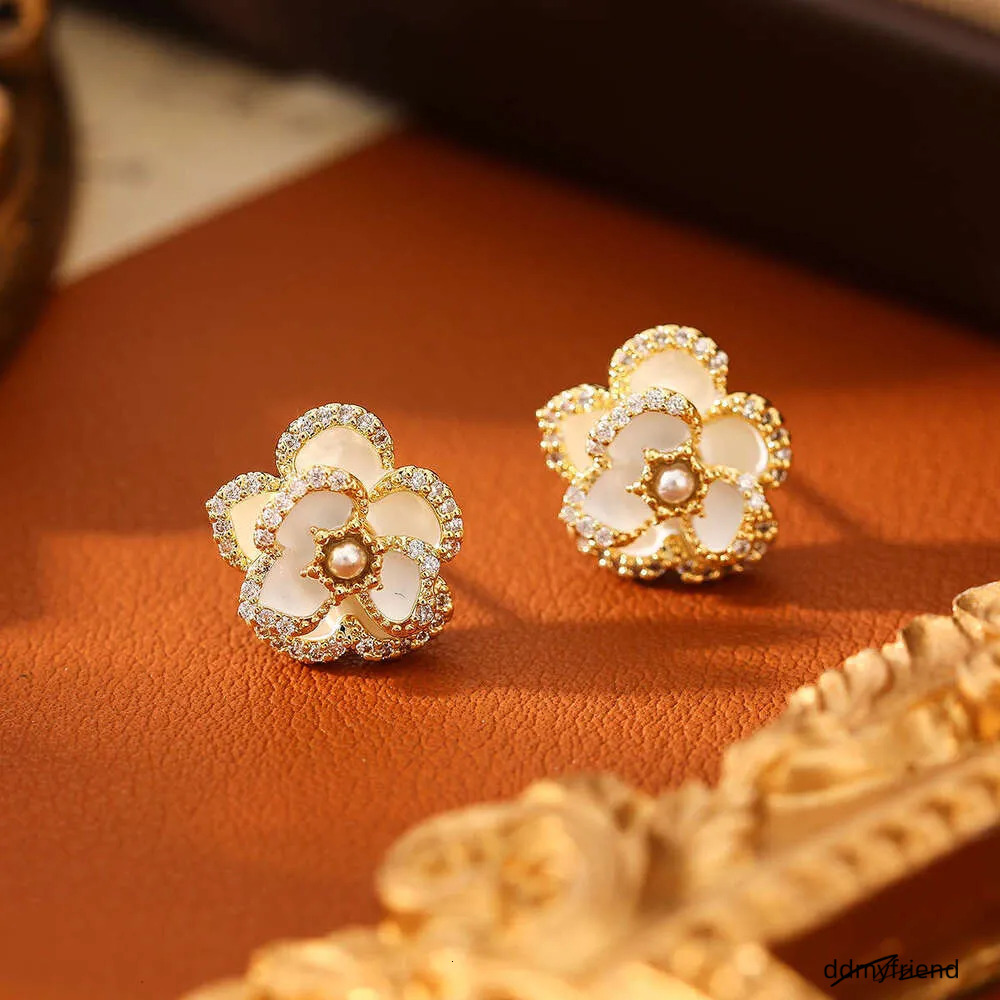New Camellia Stud Sier Needle Niche Personality Design Earrings Elegant French Style Flower Women's Ear Jewelry ddmyfriend