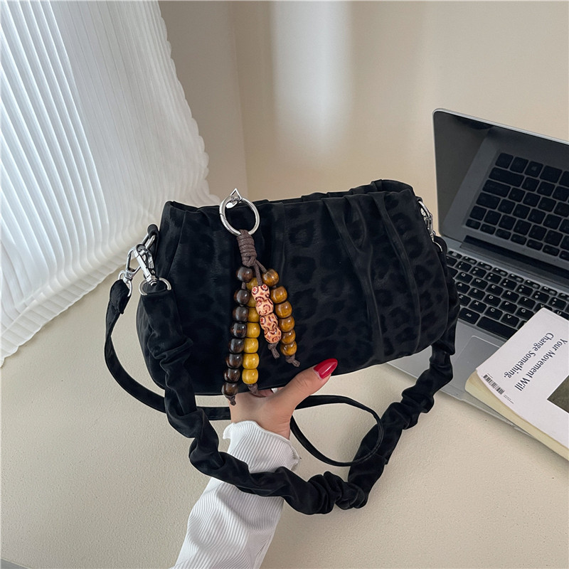 Autumn new fashionable and casual large capacity handbag, college student crossbody bag, daily commuting high-end elegant multifunctional women's