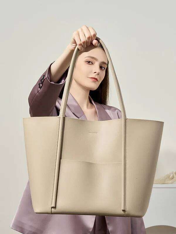 Designer Bag Luxury Bag 2025 New Leather Tote Summer Handbag Cowhide Commuter Shoulder Bag Women's Large Capacity