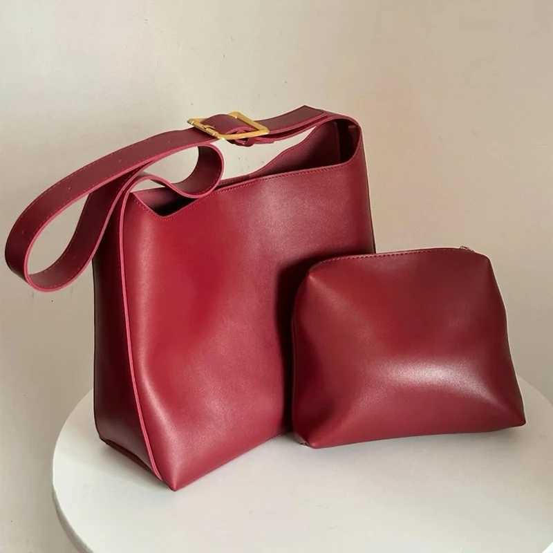 1Pcs AllMatch Women Shoulder Bag Solid Fashion Handbag Crossbody Bag Womens Minimalist PU Leather Bag For Work Z250915