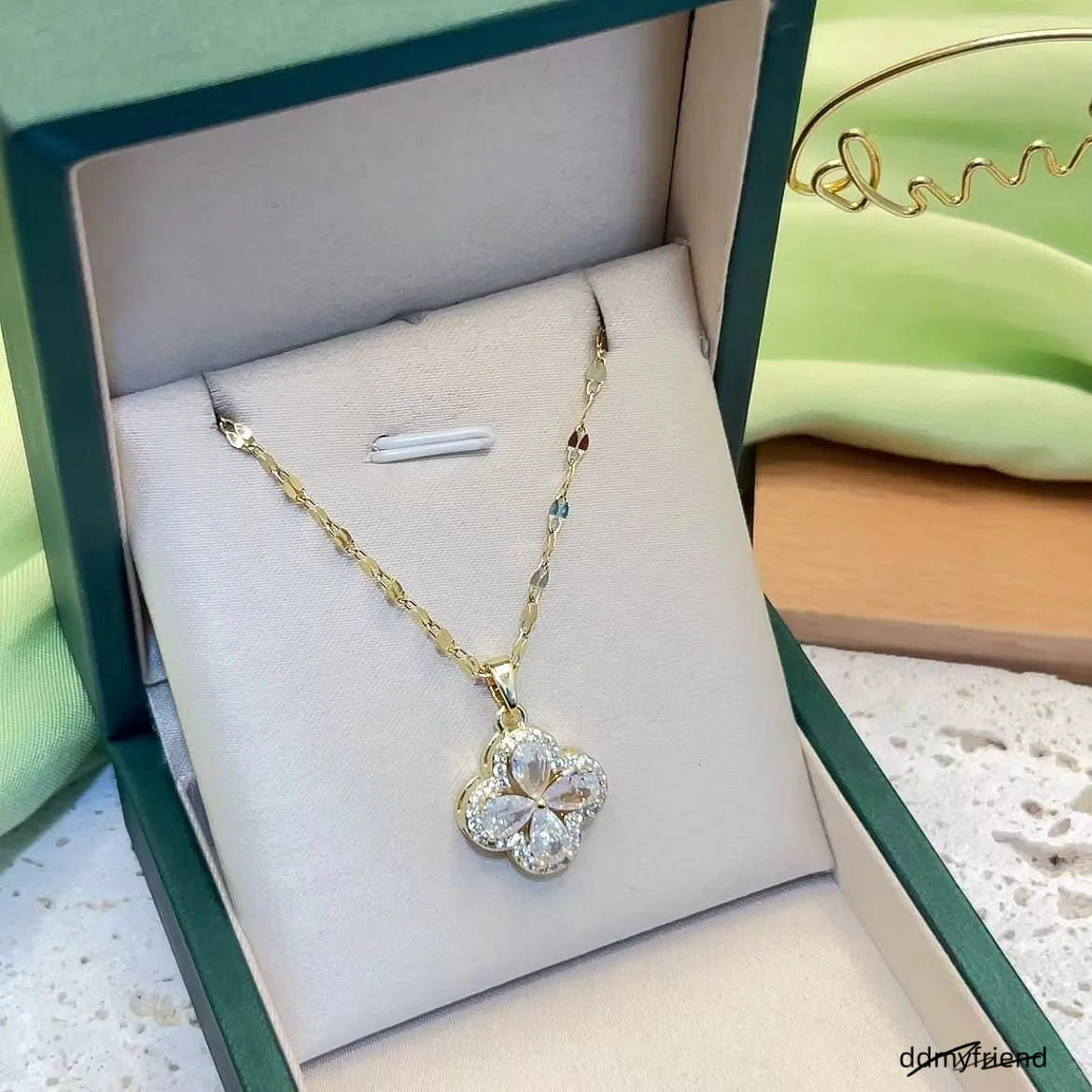 Micro Pave Zircon Violet Four-Leaf Clover Pendant Accessory Titanium Steel Necklace For Women Light Versatile Collarbone Chain ddmyfriend ddmyfriend