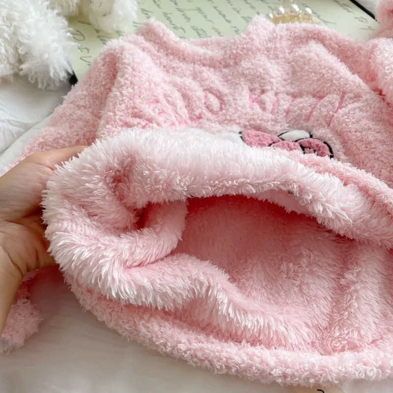 Sanrio Kawaii Hello Kitty Children Cute Fleece Pajamas Student Princess Hoodie Comfortable Warm Pants Christmas Gifts for Girls L250919