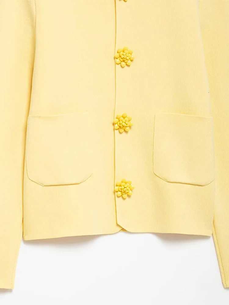 Flower Single Breasted Kntted Cardigans Women Loose Yellow Elegant Turndown Collar Sweaters 2025 Spring Casual Top Lady Coat Z250918