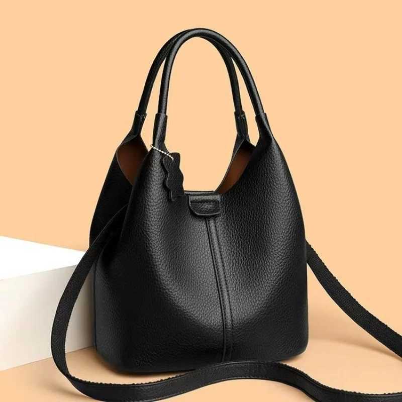 2025 French Handbag Highend Leather Womens Small Womens Bag New Versatile Tote Soft Leather Foreign Gas Oblique Span BagXJ250918