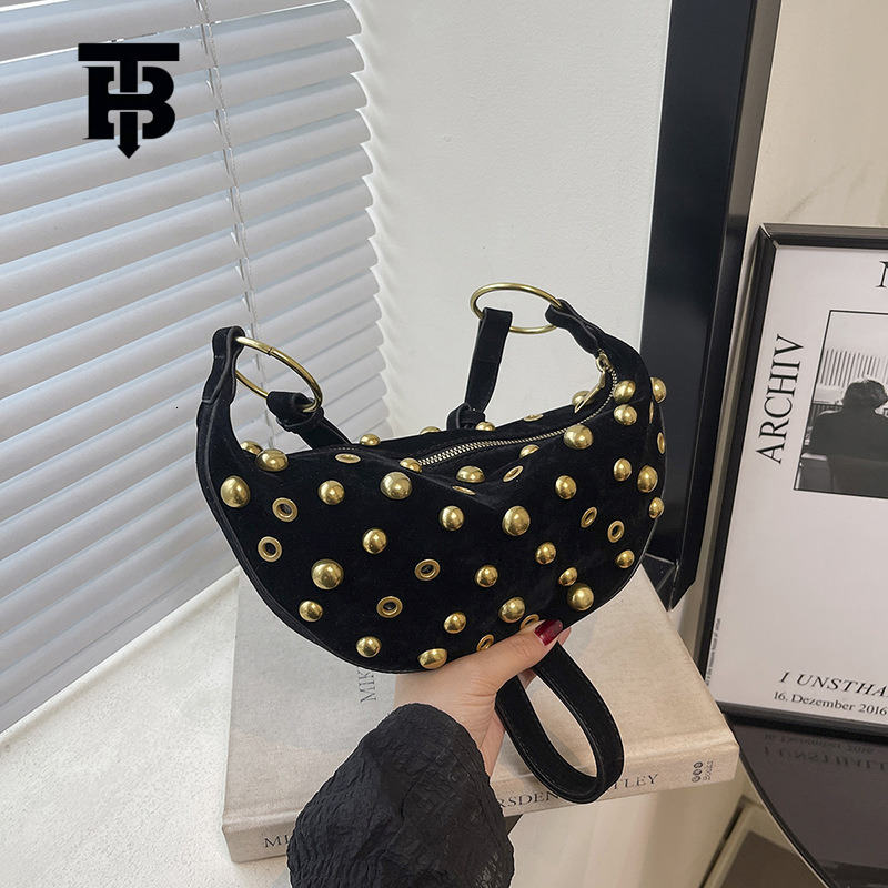 Designer Bag Retro Rivet Heavy-duty Single Shoulder Women's Bag Polka Polka Dot Hollow Punk Luxury Single Shoulder Bag Metal Crescent Women'
