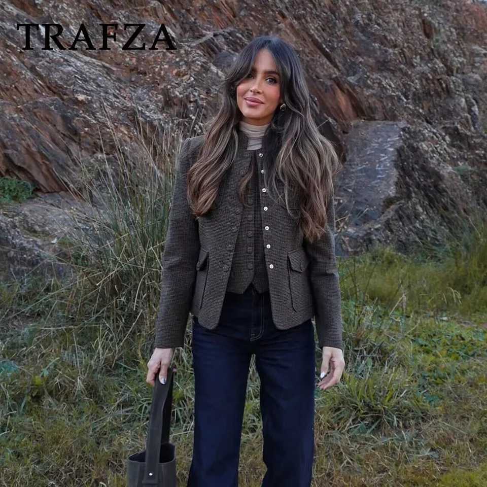 TRAFZA 2025 Fall Winter Plaid Womens Vintage Jackets Fashion Country Brown Single Breasted Pockets Chic Ladies Elegant Jackets Z250918