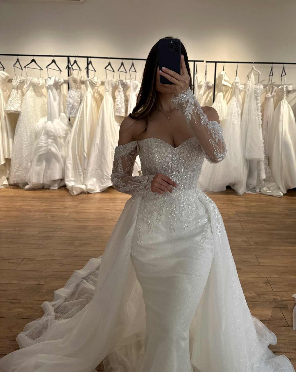 Exquisite Mermaid Wedding Dresses Off Shoulder Long Sleeve Sequins Bride Dress Fashion Sweep Train Bridal Dress Customized