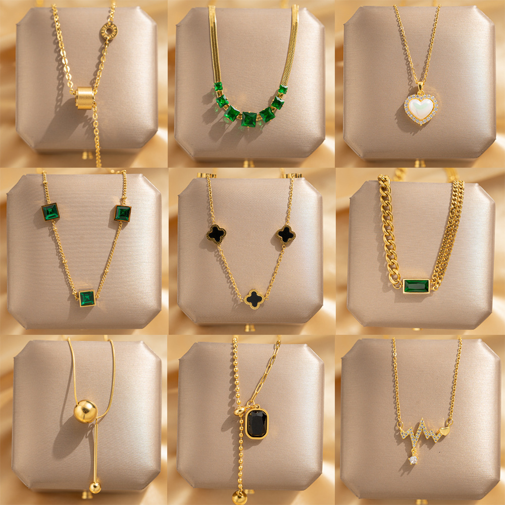 Titanium Steel Necklace for Women Gold Plated Internet Celebrity Clavicle Chain Niche Design Sense White Shell Jewelry Light Four-Leaf Clover Pendant