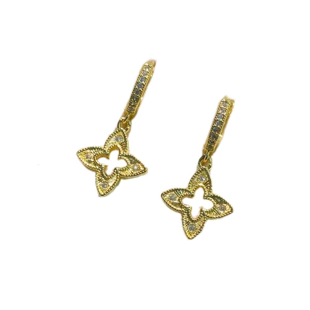 Vintage Style gold Brushed Hollow Four-Leaf Clover Earrings for Women with Inlaid Dias, Light , High-End Feel, Exquisite and Luxurious Ear Jewelry