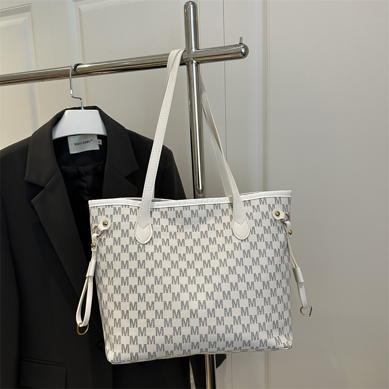 New fashionable, elegant and casual large capacity handbag for women, lightweight crossbody bag for daily commuting, high-quality multifunctional hand