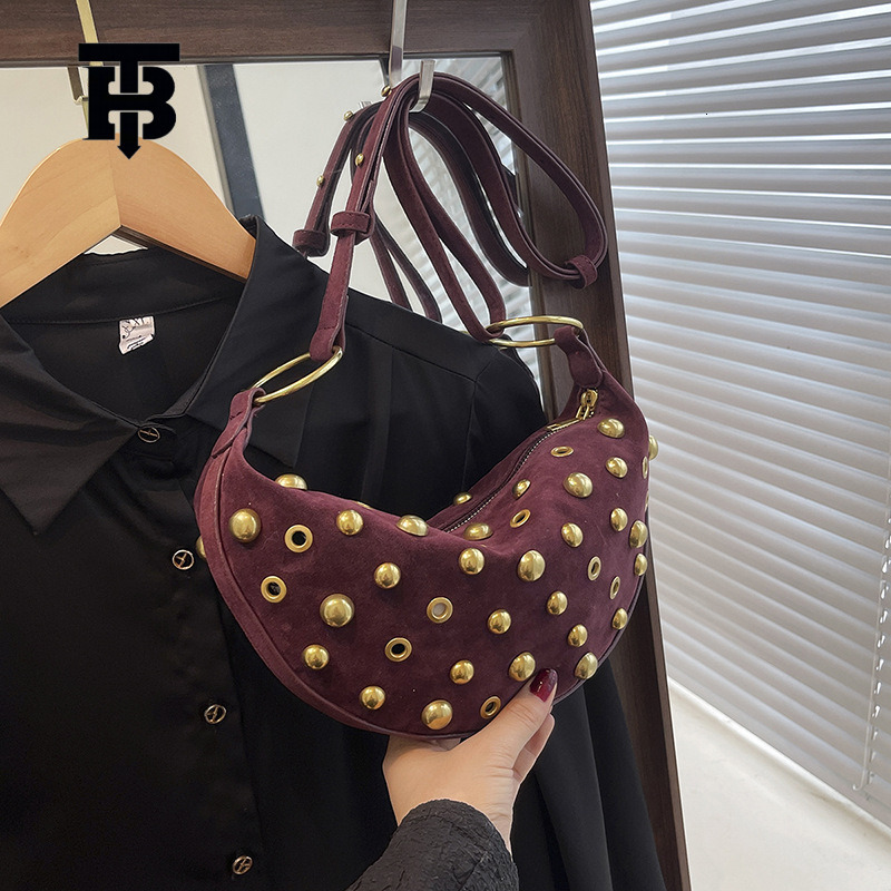 Designer Bag Retro Rivet Heavy-duty Single Shoulder Women's Bag Polka Polka Dot Hollow Punk Luxury Single Shoulder Bag Metal Crescent Women'