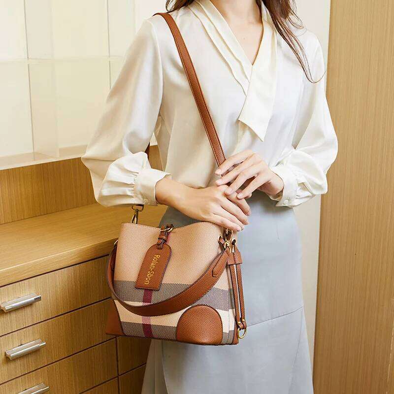 Women's Crossbody 2025 New Checkered Premium Handbag Single Shoulder Fashion Leather Bucket Bag