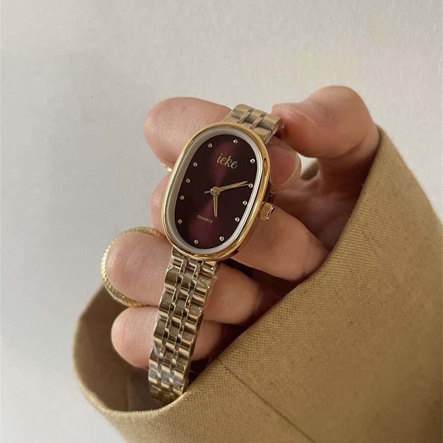 Vintage Style gold Women's Niche Light Luxury Quartz Designer Wristwatch Steel Band High-end Feel Ladies Watch