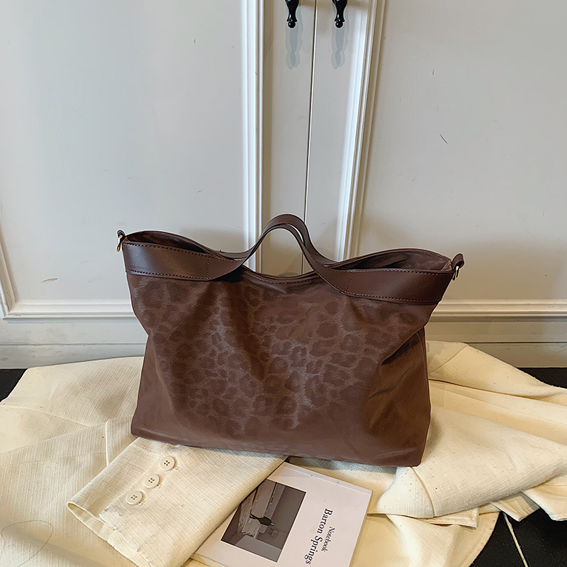 2025 New Fashionable, Elegant, Leisure Large Capacity Handbag, College Student Crossbody Bag, Daily Commuter, Advanced Multi functional Women's H