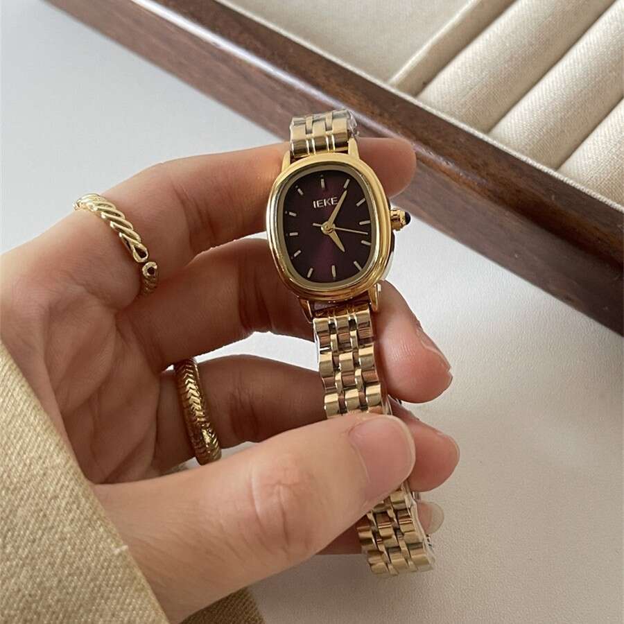 Vintage Style gold Women's Niche Light Luxury Quartz Designer Wristwatch Steel Band High-end Feel Ladies Watch