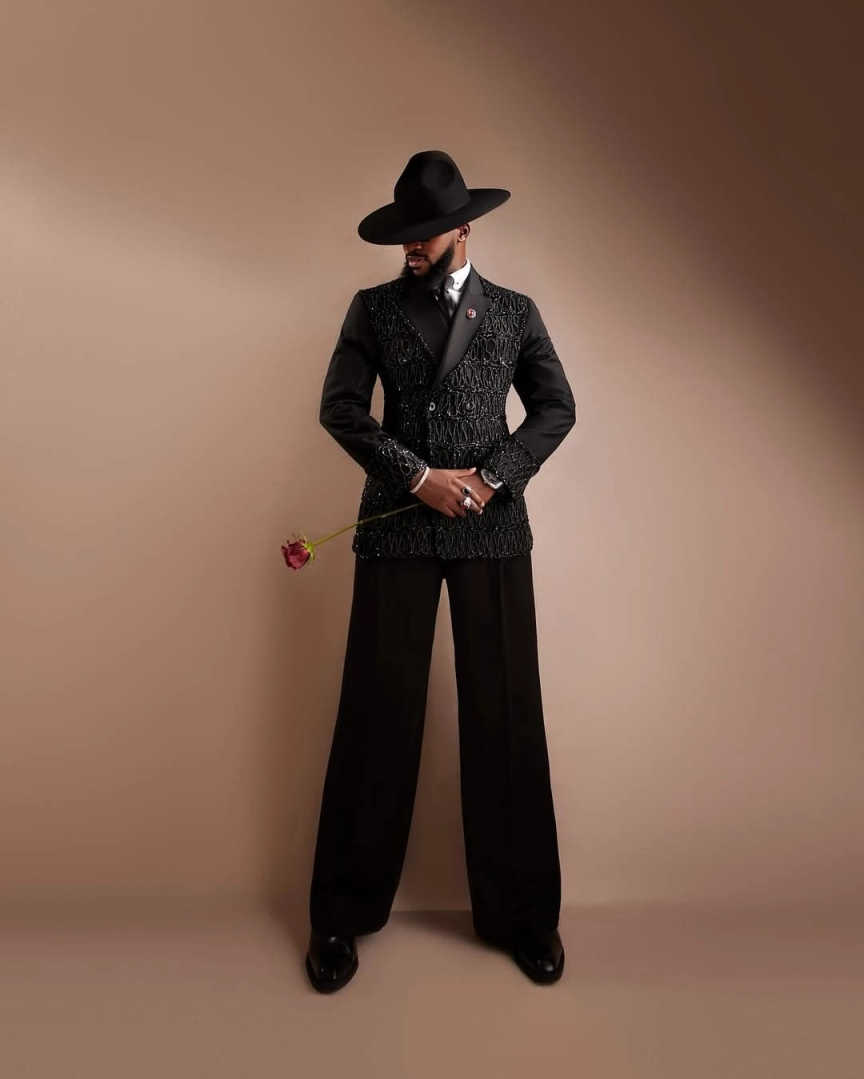 Luxurious Men Suit 2 Pcs Jacket Pants Double Breasted Sequin Wedding Tuxedos Groom Prom Magician Customized Plus Size