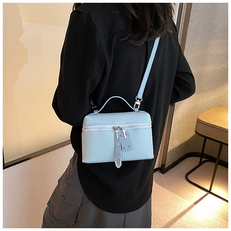 Popular Women s Crossbody Bag Korean Style Tote Bucket Niche Texture Women s design Shoulder Bag Minimalist Style Autumn New Designer Bag