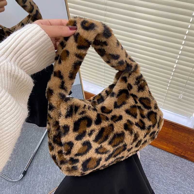 Fluffy Womens Girls Plush Handbag Mini Love Clutch Ladies Shoulder Underarm Bag Female Leopard Tote Purse Street Travel Bags Z250915