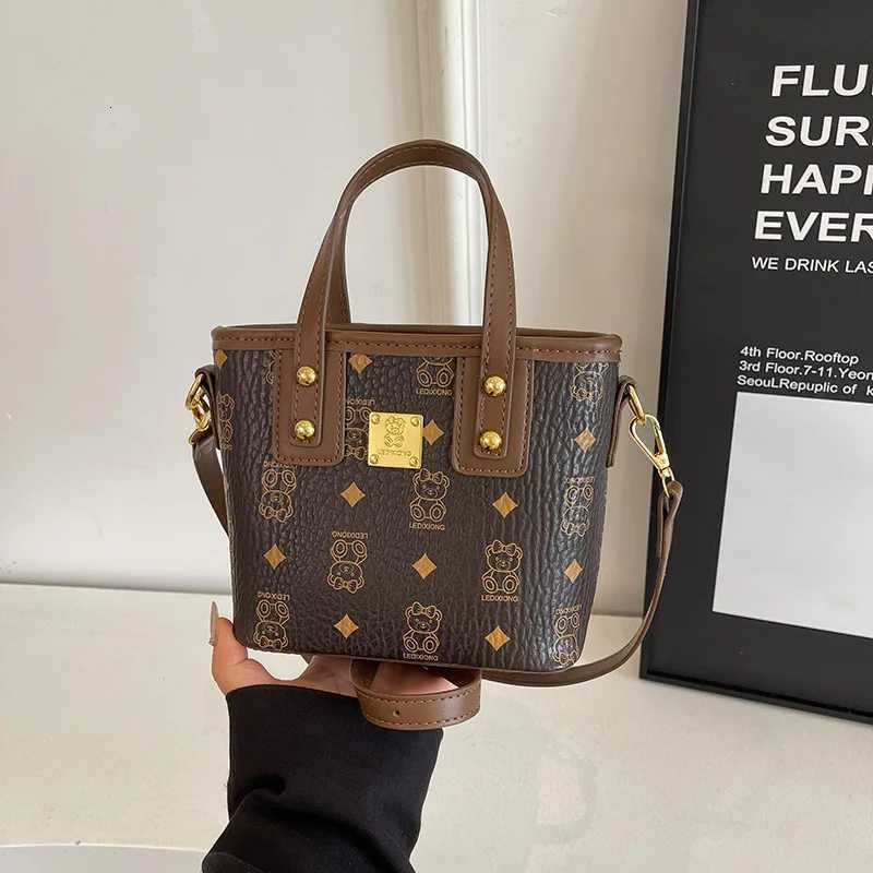 2025 new Womens Tote Bags Design Fashion mini Ladies printed bucket bag crossbody bag outdoor walletXJ250918