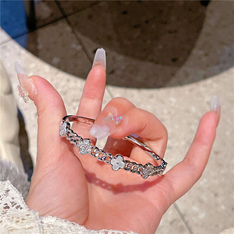 French Sweet Zircon Mother Flower Fashion Light Internet Celebrity Style Bracelet Elegant High-end Versatile Women's Jewelry