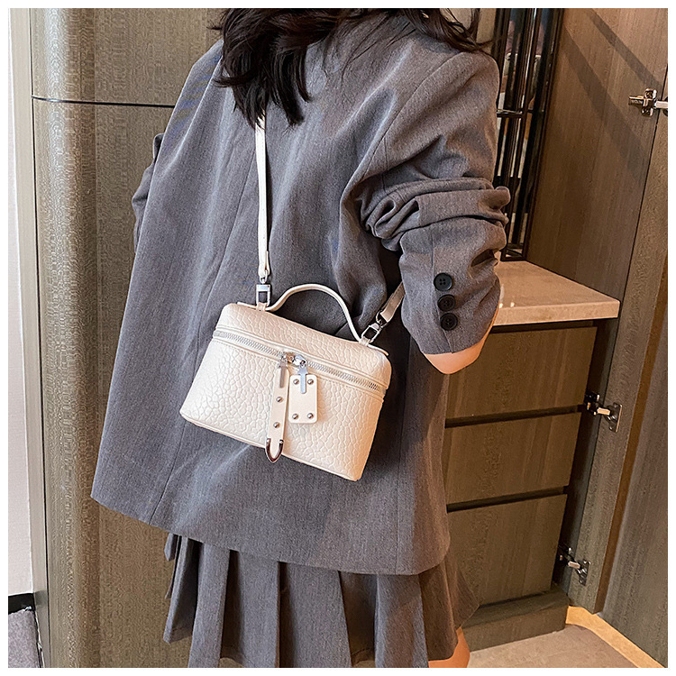 Popular Women s Crossbody Bag Korean Style Tote Bucket Niche Texture Women s design Shoulder Bag Minimalist Style Autumn New Designer Bag