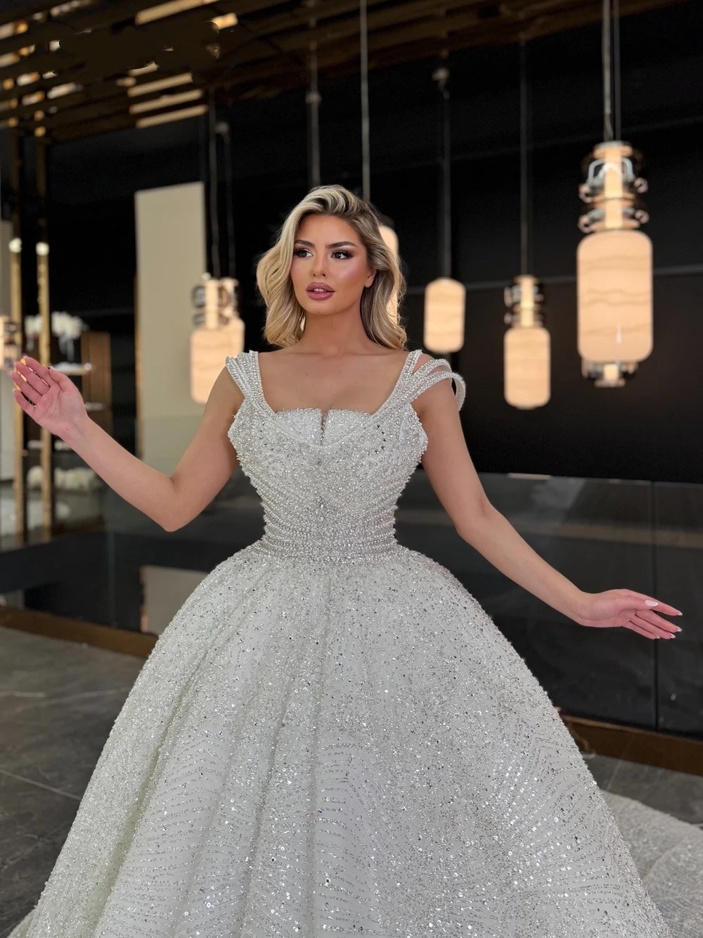 Exquisite Wedding Dresses Sequins Beading Bridal Ball Gowns Pearls Sleeveless Princess Sweep Train Customized Vestidos De Novia Plus Size
