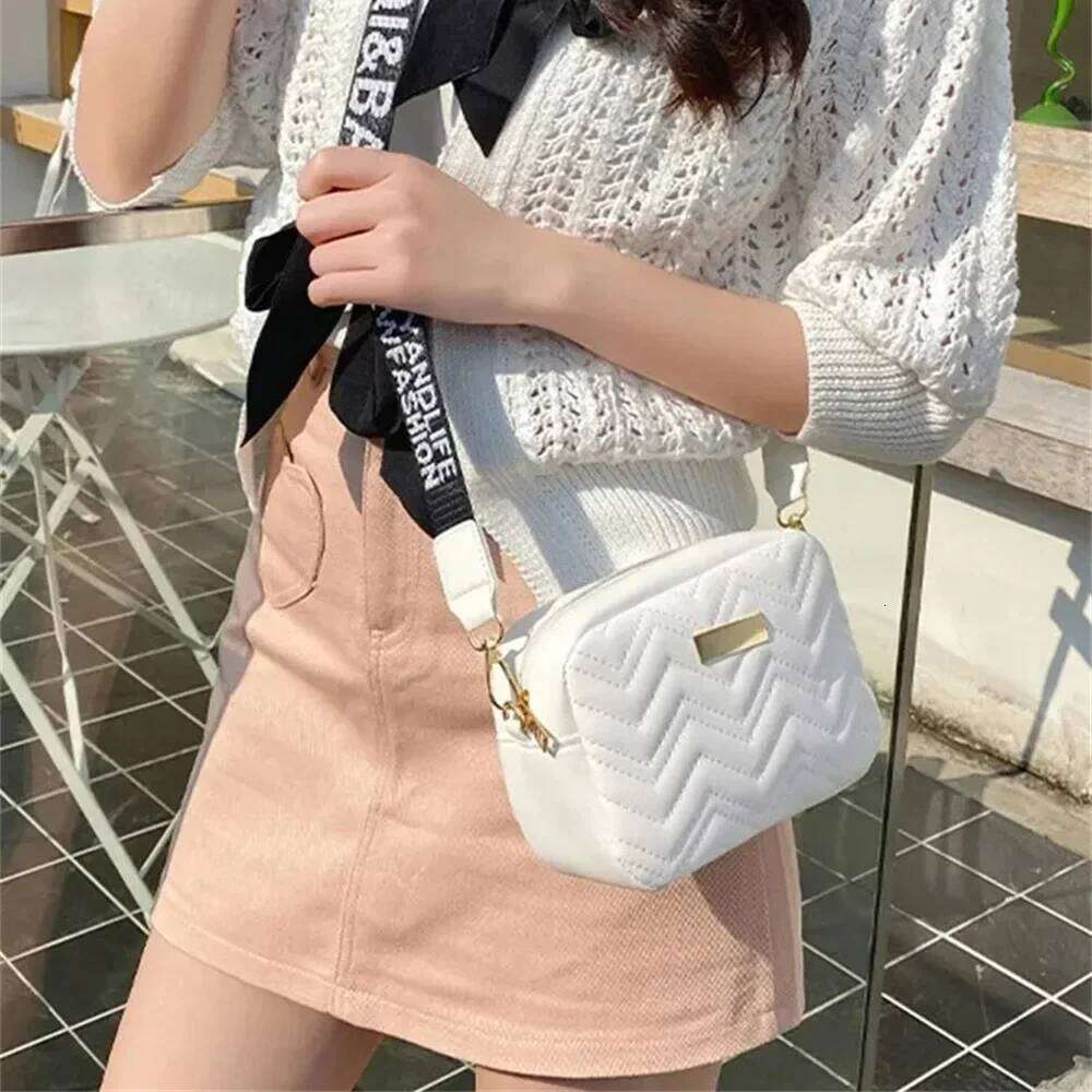 1Pcs Messenger Women Trend Lingge Embroidery Camera Female Shoulder Bag Fashion Ladies Crossbody Bags For Wome