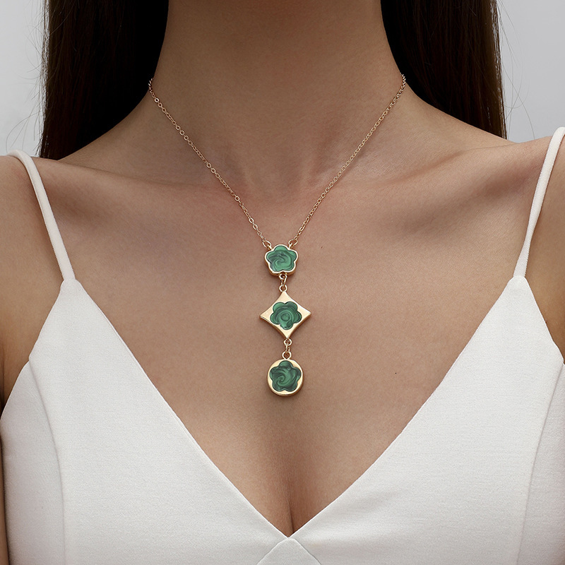 Lucky Five-leaf Clover Clavicle Chain Women's Fashionable Diamond Double-flowered Tassel Pendant Stacked Long Necklace