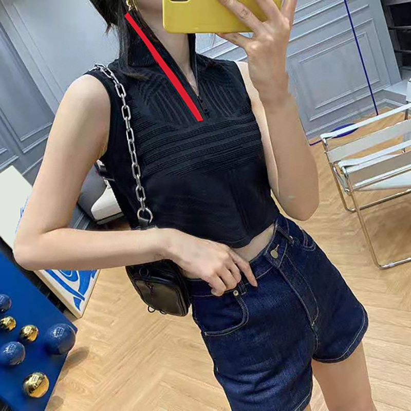 Luxury Women Black Knitted Vest Top Designer Slim Fit Knitwear Tanks Summer Vacation Street Style Singlet