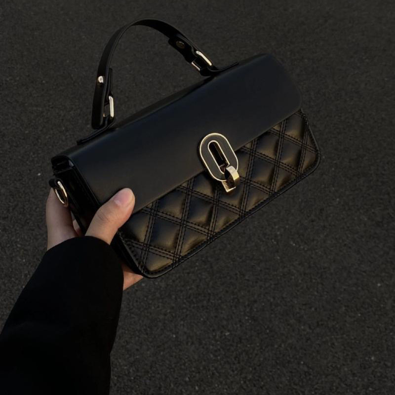 Minimalist Style Niche Handbag design New Trend Versatile Women s Shoulder Bag Chain Women s Crossbody Bag Autumn New Designer Bag