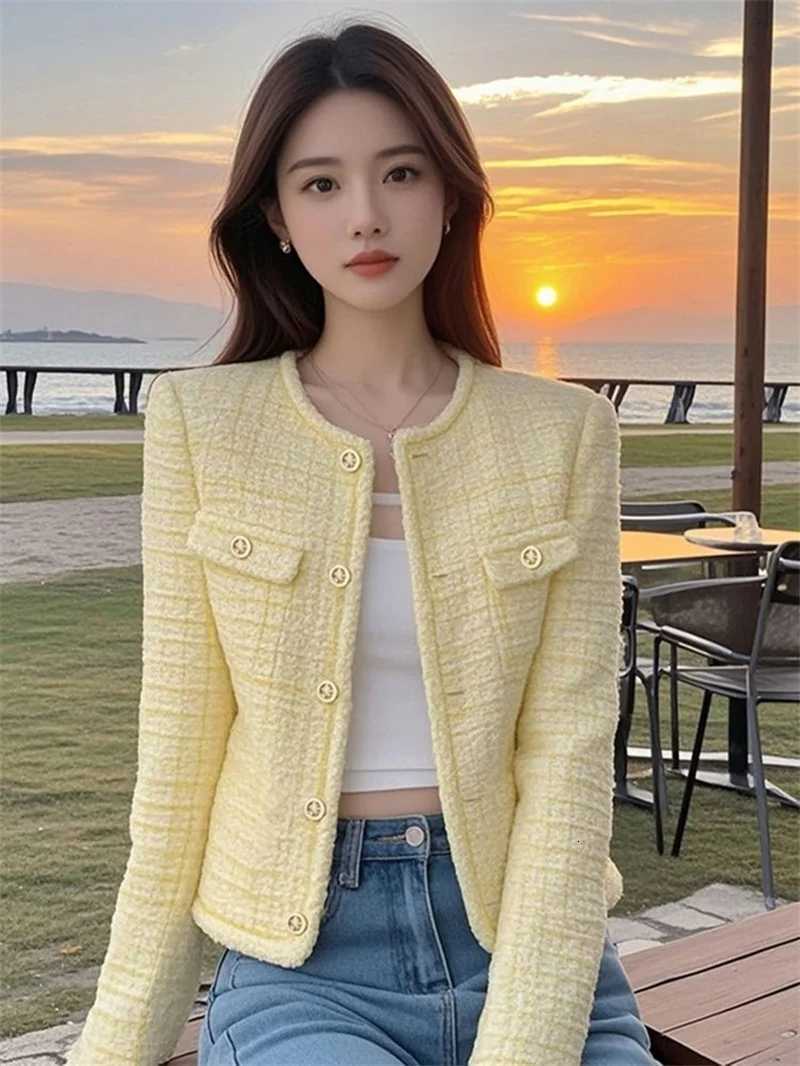 Yellow Small Fragrance Jacket Women Clothing New Spring Autumn Short Jacket Oneck Long Sleeved Single Breasted Female Outerwear Z250918